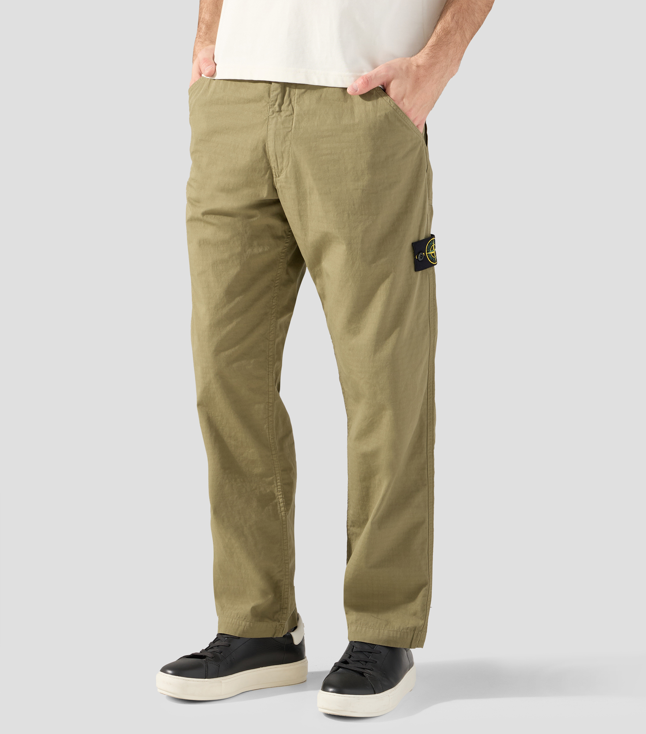 Pantalón tipo chino Hombre